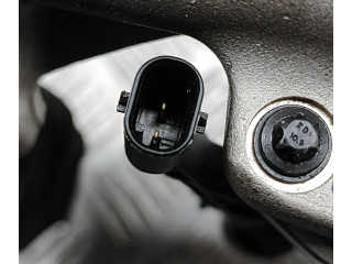 Vstřikovací lišta 7643082, 7639990   BMW 2 F22 F23    B58 B30 A 