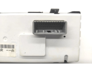 Дисплей    280348813R   Renault Fluence