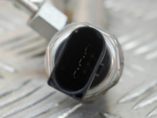 Топливная рампа 7547600, 12056010   BMW 5 F10 F11 4.4  для двигателя N63 B44 A