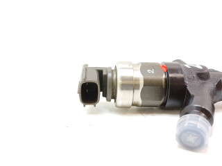 Vstřikovač 2367030400   Toyota Hilux (AN10, AN20, AN30)  pro naftový motor 3.0  