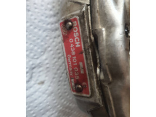 Топливная рампа 0438101035   Audi 80 90 B3  