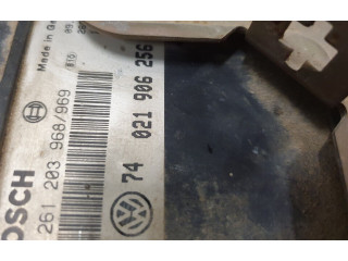 Řídící jednotka 0261203969, 021906256   Volkswagen Golf III 1996