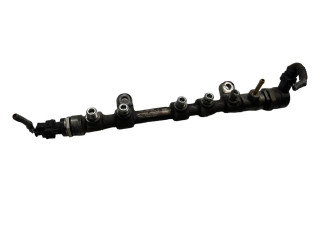 Vstřikovací lišta 2381033030, 110317056136   Toyota Yaris     