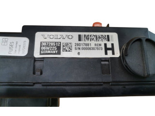   Pojistková skříňka 28017881, 06W225   Volvo V70 2002