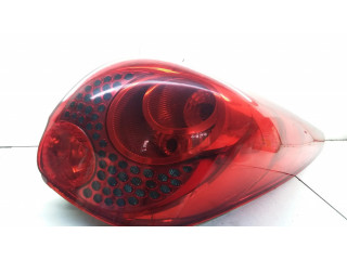 Задний фонарь правый 9680157980, VP7PFX13404A    Peugeot 207 CC   2007-2014 года
