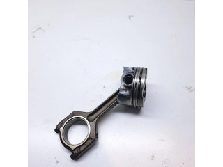 Píst 7584125, 7576087   BMW 5 F10 F11  pro benzínový motor 3.5  