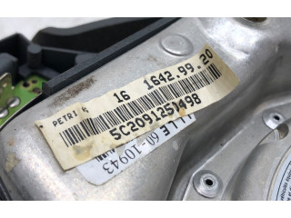 Подушка безопасности водителя    Mercedes-Benz CLK A208 C208