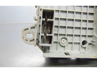 Блок предохранителей YWC104500, 52010268D   Rover 25    