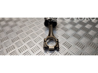 Píst    Audi A4 S4 B5 8D     
