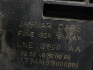 Блок предохранителей  LNE2800AA   Jaguar XJ X308    
