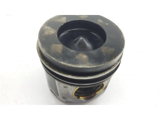 Píst 11258580515   BMW 5 F10 F11   2.0  