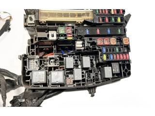   Pojistková skříňka 8211505A31, 827410F030   Toyota Avensis T270 2016