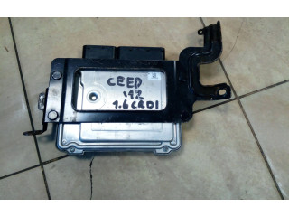 Řídící jednotka 391112A972, 0281019545   KIA Ceed 2013