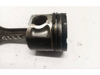 Píst    Audi A4 S4 B5 8D     