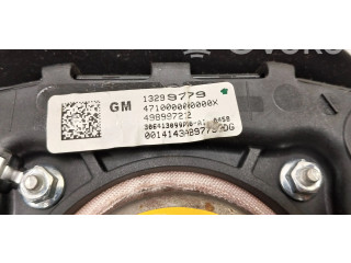 Подушка безопасности водителя 13299779   Vauxhall Astra J