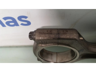 Píst 7624408, 11247624408   BMW 4 F32 F33  pro benzínový motor 2.8 N26 