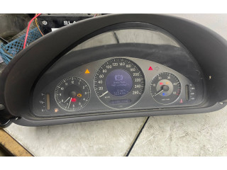 Přístrojová deska  Mercedes-Benz CLK A209 C209 2007 A2095404211, 110080140  
