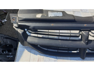 Передняя решётка Chrysler Voyager 1996-2001 года 04576955      