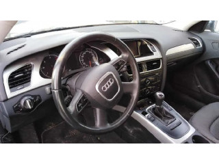 Задний фонарь  8K5945095K    Audi A4 Allroad   