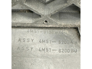 Передняя решётка Ford Focus 1998-2004 года 4M518138AE, 4M518200AJ      