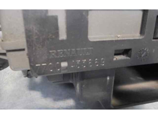 Pojistková skříňka Řídící jednotka BSM 7700821586, 7700433669   Renault Laguna I 1999