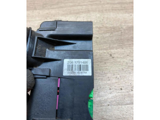 Блок предохранителей  2061751486   Mazda 626    
