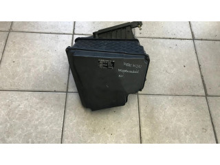   Pojistková skříňka 2105401024   Mercedes-Benz E W210 1995