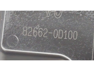   Pojistková skříňka 821110UZ60D, 826620D100   Toyota Yaris 2015