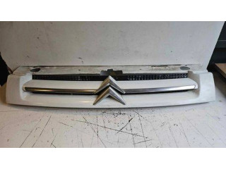 Передняя решётка Citroen Berlingo 2003-2007 года 9644758177      