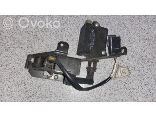 Zámek zadních dveří 8238469   BMW 5 E39 2003
