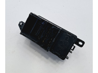 Блок предохранителей 6906604   Mini One - Cooper R50 - 53    