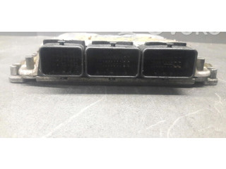 Блок управления двигателем Блок управления 0281010633   Renault Trafic I