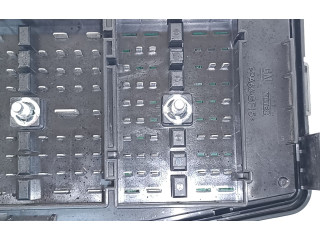 Блок предохранителей  95202895   Opel Antara    