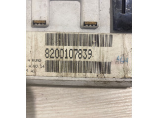 Блок предохранителей 8200107839   Renault Scenic I    