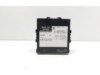 Řídící jednotka 8999002011   Toyota Auris 150 2008