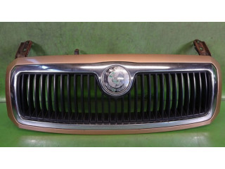 Верхняя решётка Skoda Fabia Mk1 (6Y) 1999-2007 года 9601      