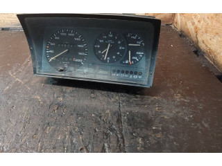 Zpětné zrcátko  Volkswagen Polo II 86C 2F 1992  87001239, 88471405  