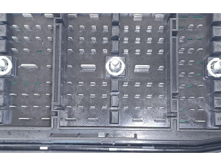 Блок предохранителей  95202895   Opel Antara    