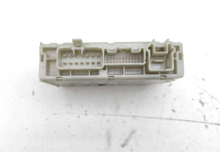   Pojistková skříňka 72409648   Toyota Yaris 2012