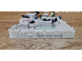 Блок предохранителей 31394963   Volvo V40 Cross country    