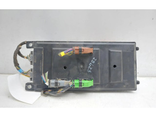 Блок предохранителей DK6214F041AD   Land Rover Range Rover Sport L320    