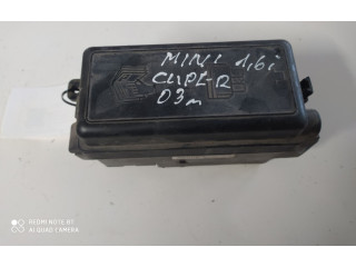   Pojistková skříňka 162737230603, 690660401   Mini One - Cooper R50 - 53 2003