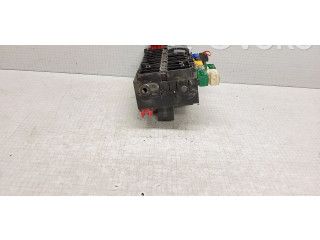 Блок предохранителей  357937039, 357937541   Volkswagen Vento    