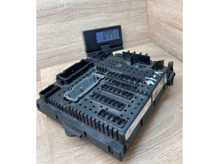   Pojistková skříňka 30728512, 05W325   Volvo XC70 2005
