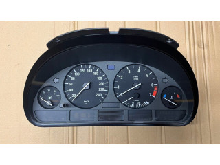 Přístrojová deska  BMW 5 E39 2000 8375669  