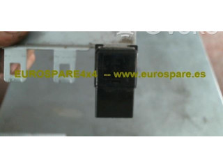   Pojistková skříňka E13, 020301   Nissan Navara D22 2001