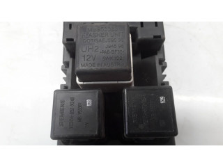   Pojistková skříňka 30889703, 0A1004624972   Volvo S40, V40 1999