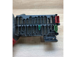 Блок предохранителей 357937039, 1H0953227   Volkswagen Transporter - Caravelle T4    