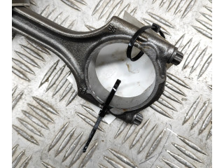 Píst 32298424, 31401957   Volvo XC40    B 4204 T47 