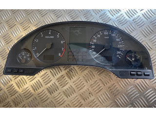 Панель приборов 4D0919033AC   Audi A8 S8 D2 4D       